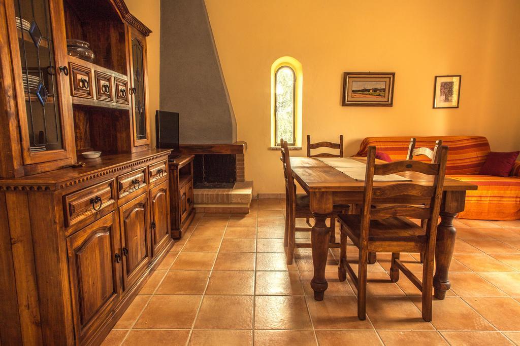 Agriturismo Podere Valdo غافورانا الغرفة الصورة