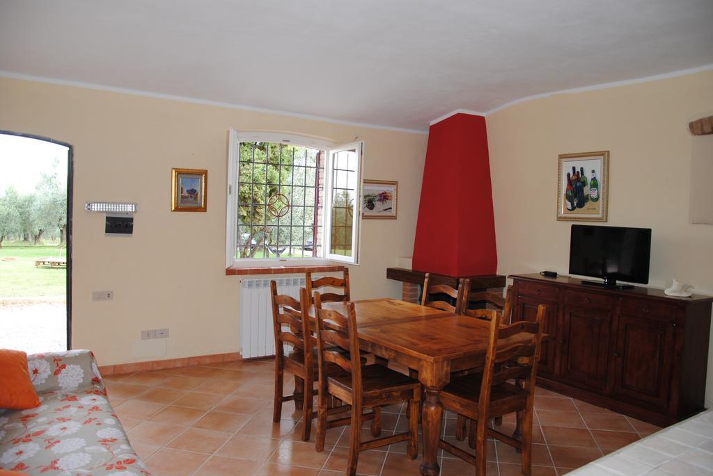 Agriturismo Podere Valdo غافورانا الغرفة الصورة